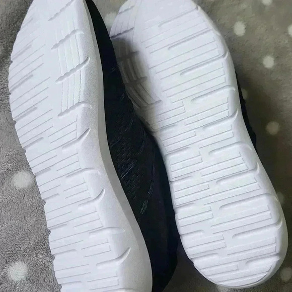 Women's PromArder Women's Walking Shoes Slip On Black Runners - Size  8.5 - Picture 7 of 9